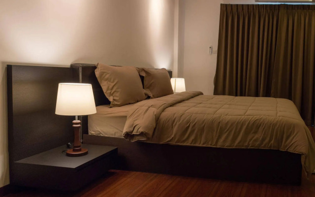 Hideaway Guest House And Bar