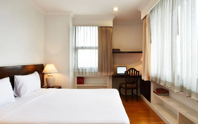 Riverine Place Hotel and Residence