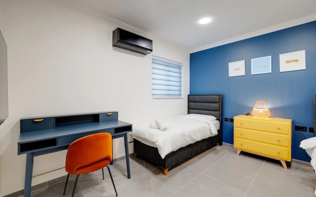 Art Deco Luxury Apartment, Central Location