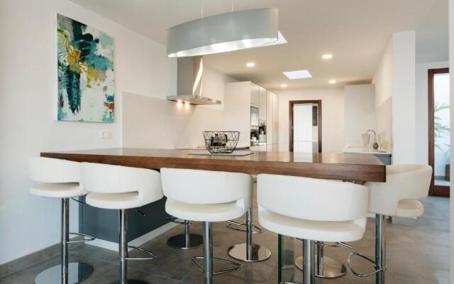Villa Tendereteros - 4 Bedrooms large pool and hot tub