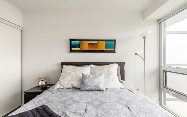 Stylish 1BR Condo Trendy King East