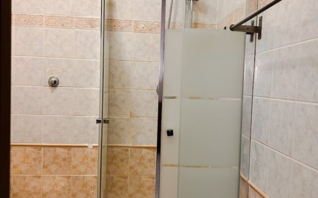 Alius And Freerome Hotel