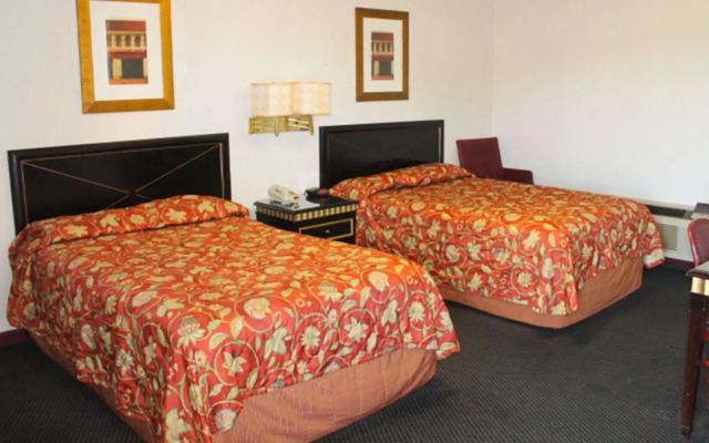 Budget Host Golden Wheat Motel