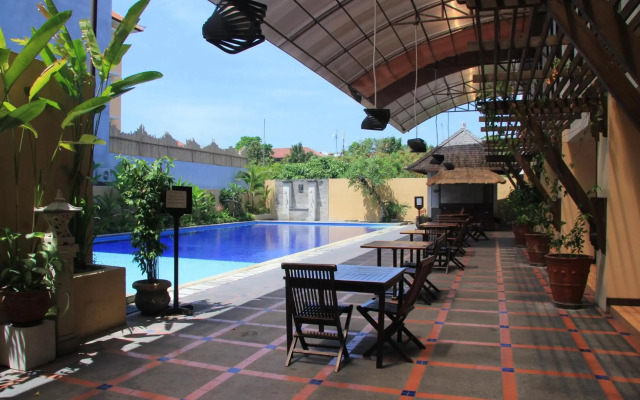 Grand Santhi Hotel