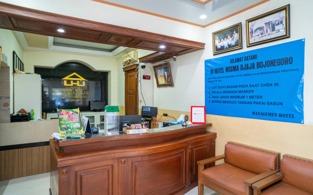 RedDoorz Plus Syariah @ Jalan Dokter Wahidin Bojonegoro