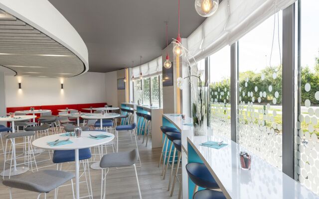 Holiday Inn Express Paris - Velizy by IHG