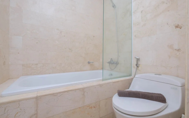 Luxury And Strategic 1Br Apartment At The Empyreal Epicentrum