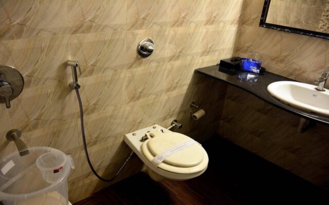 OYO 22528 Hotel Travel Inn