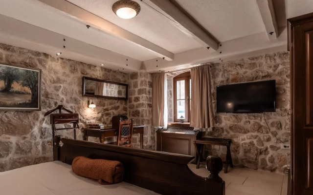 Talici Hill - Rustic Villas