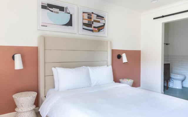 Signature Inn Oakland