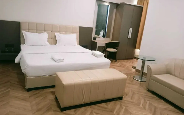 Hotel Prakhyat