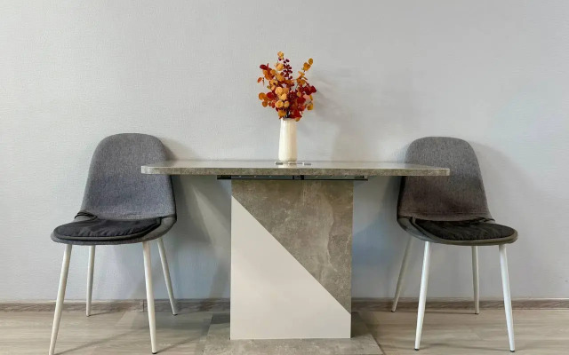 Апартаменты на проспекте Королёва 7