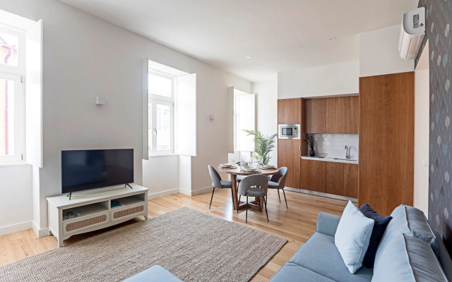 Superb Flat w/ Balcony and AC by LovelyStay