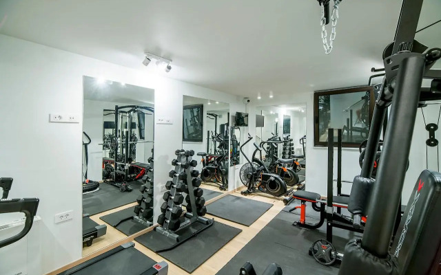 GM Luxury Suites & Spa
