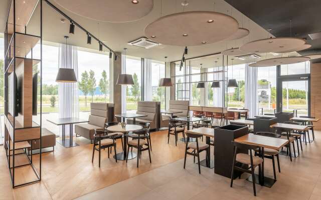 Park Inn by Radisson Vilnius Airport Hotel & Conference Centre
