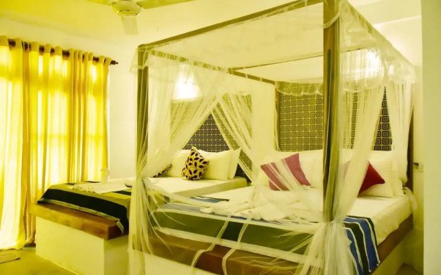 Safari Queens Resort