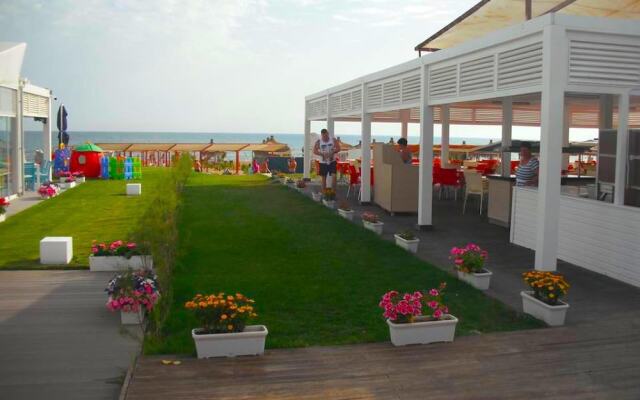 Side Win Hotel & Spa
