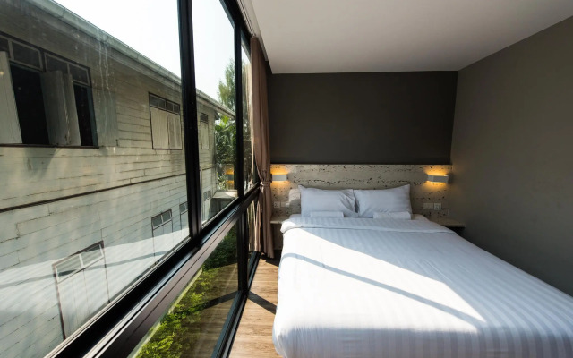 V VAREE Bangkok