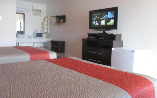 Motel 6 Kamloops, BC