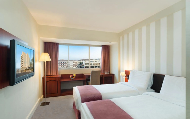Al Falaj Hotel