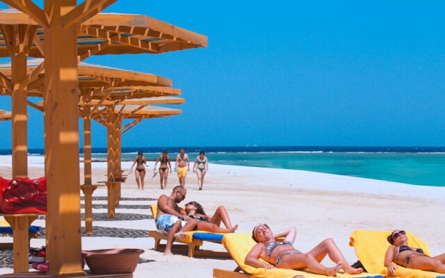 Laguna Beach Marsa Resort