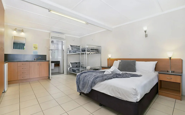 South Gladstone Motel