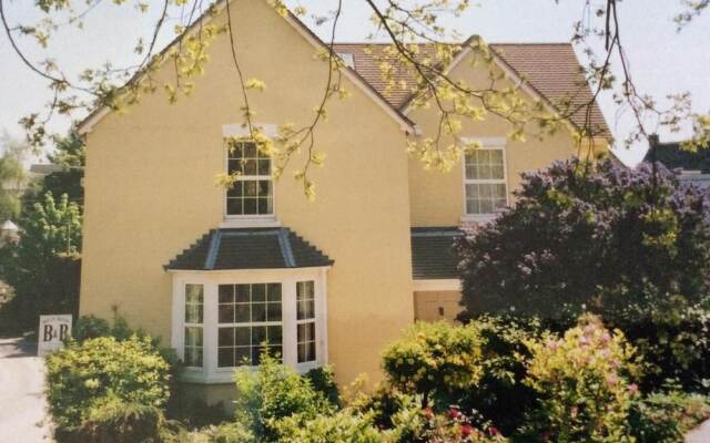 Holly House Bed & Breakfast