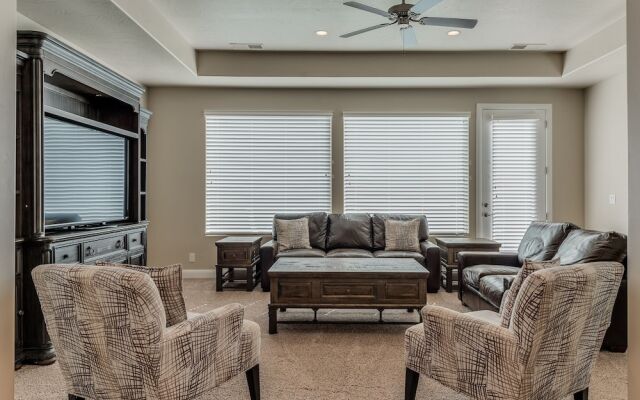 Zion's Point 3 Bedroom Apts by RedAwning