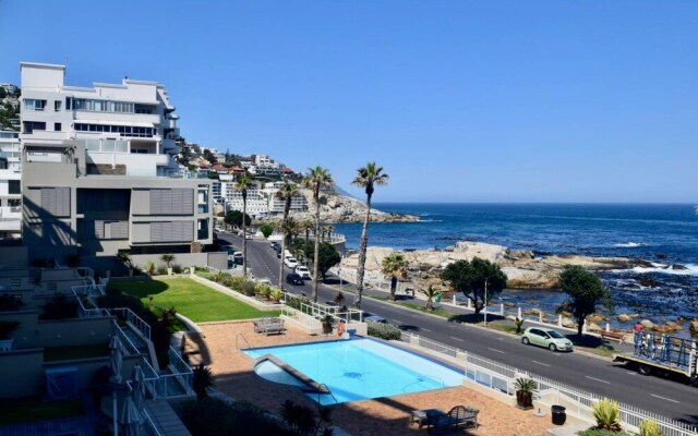 2 Bedroom Luxury Apartment in Bantry Bay