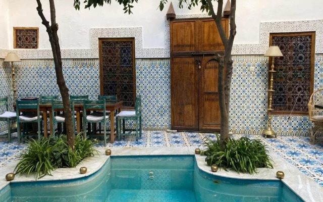 Riad Yamina52