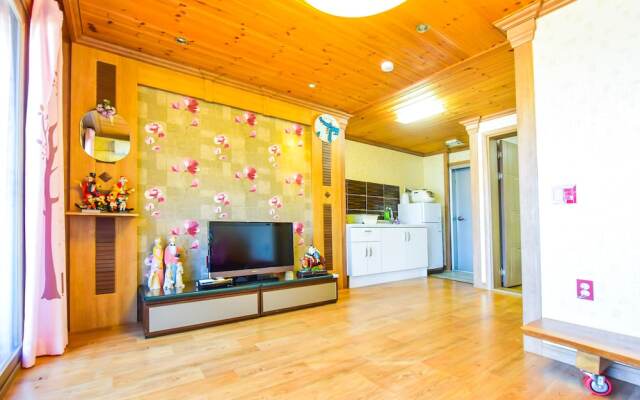 Geoje Sky Terrace Pension