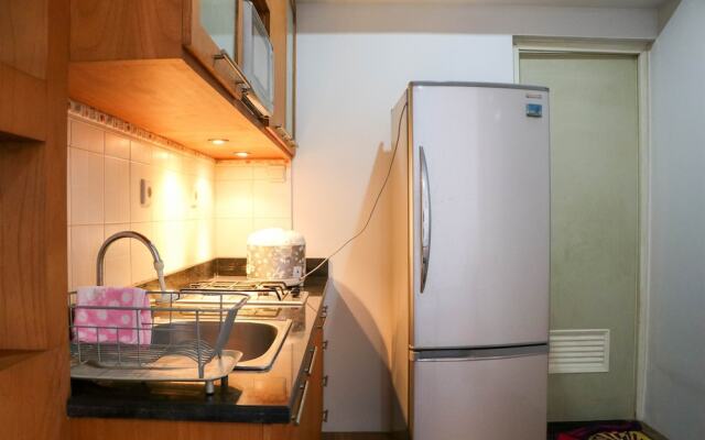 Cozy Living And Modern 2Br Puri Garden Apartment