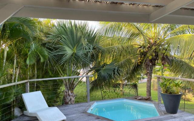 Charmant bungalow avec petite piscine privée