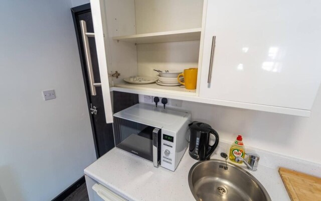 Modern Studio Available Close to the City