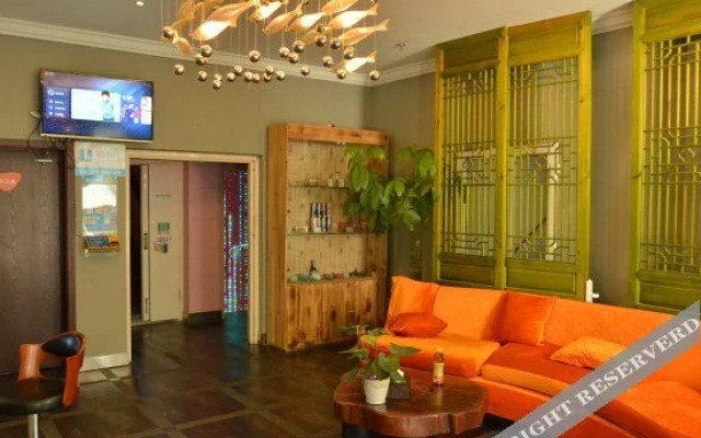 Yoyo Hostel