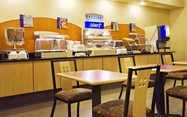 Holiday Inn Express & Suites Borger by IHG