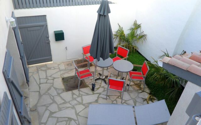 House With one Bedroom in Saint-gilles-croix-de-vie, With Furnished Te