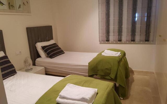 Sunny, Quiet And Spacious Apartment Nearby The Sea
