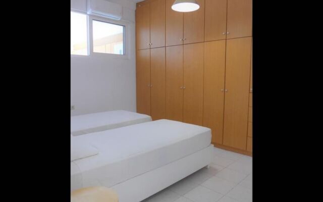 "kalamaki Plaza Apartments 'psari'"