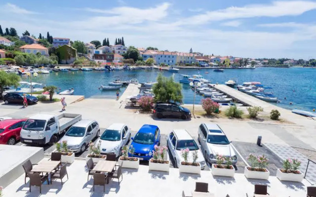 Hotel Petrcane