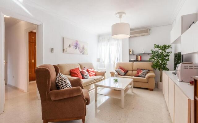 Triana With Free Parking