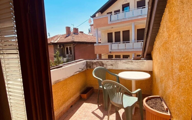 Den Hostel