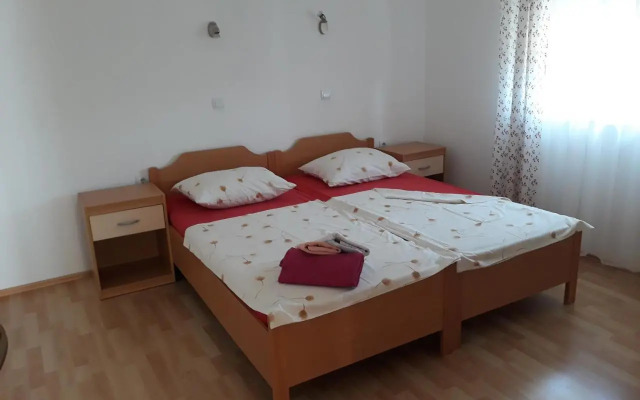 Kuća Moni