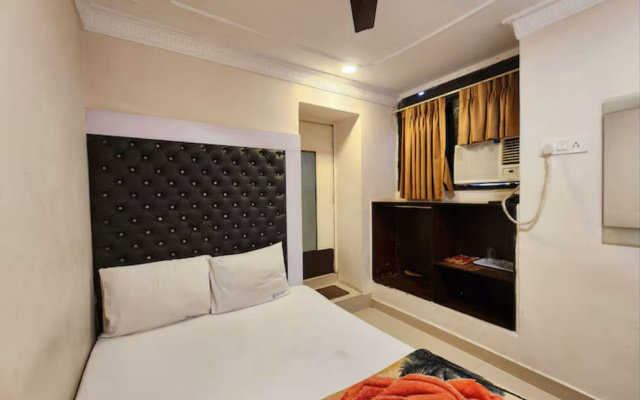 ZO Rooms Esplanade SN Banerjee Road