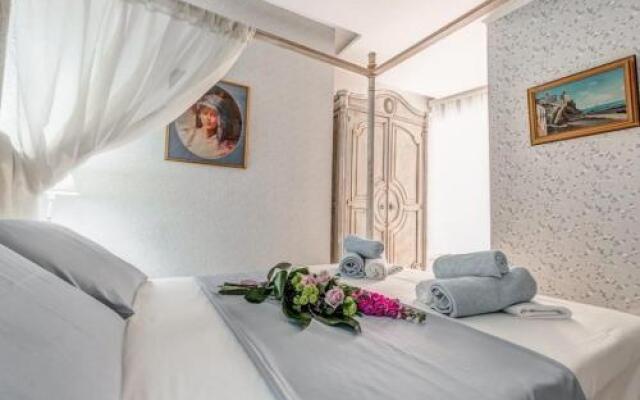 Papalina Suite