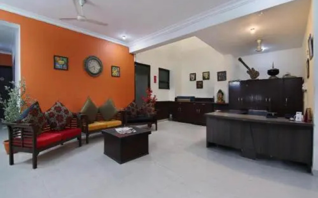 OYO Flagship 238 Noida Sector 72