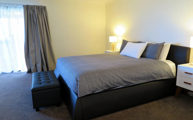 Summerhill Motor Inn