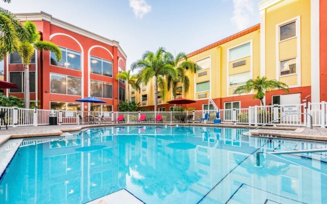 Holiday Inn Express & Suites Bradenton West by IHG