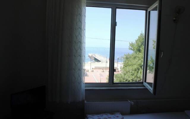 Saymoz Hotel