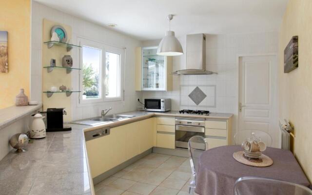 Villa With 5 Bedrooms in Saint-germain-d'esteuil, With Private Pool, E